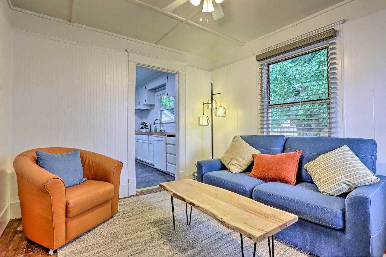 Pet-Friendly Baker City Escape With Private Yard! Exterior photo