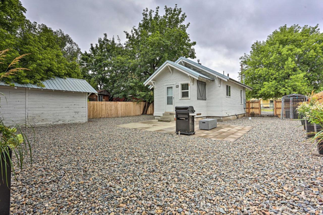 Pet-Friendly Baker City Escape With Private Yard! Exterior photo