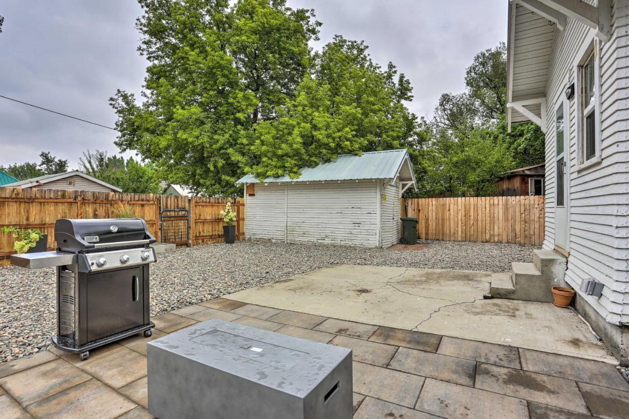 Pet-Friendly Baker City Escape With Private Yard! Exterior photo