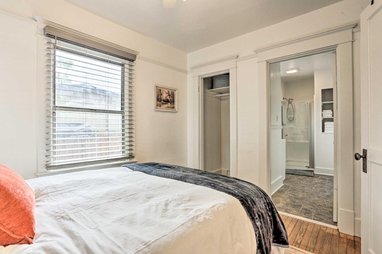 Pet-Friendly Baker City Escape With Private Yard! Exterior photo