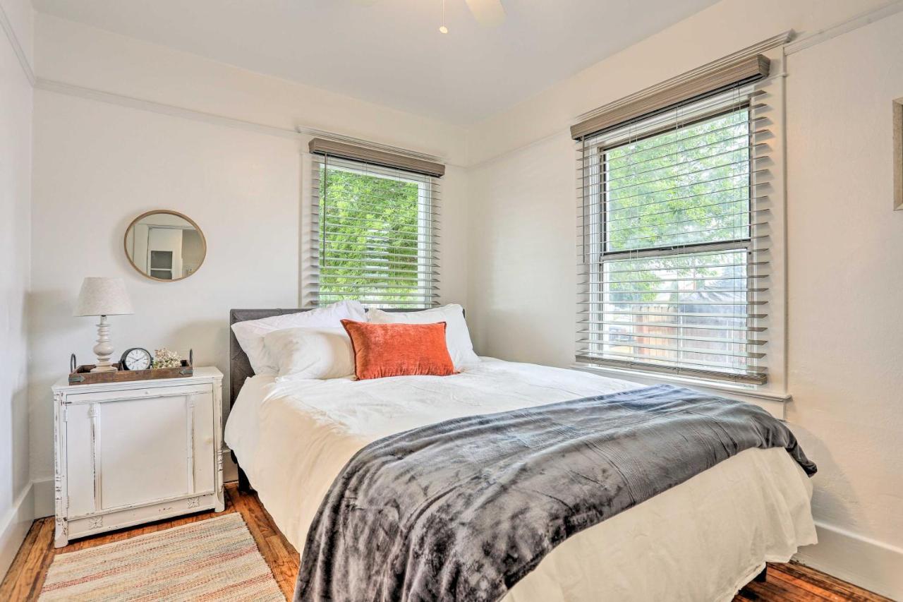 Pet-Friendly Baker City Escape With Private Yard! Exterior photo
