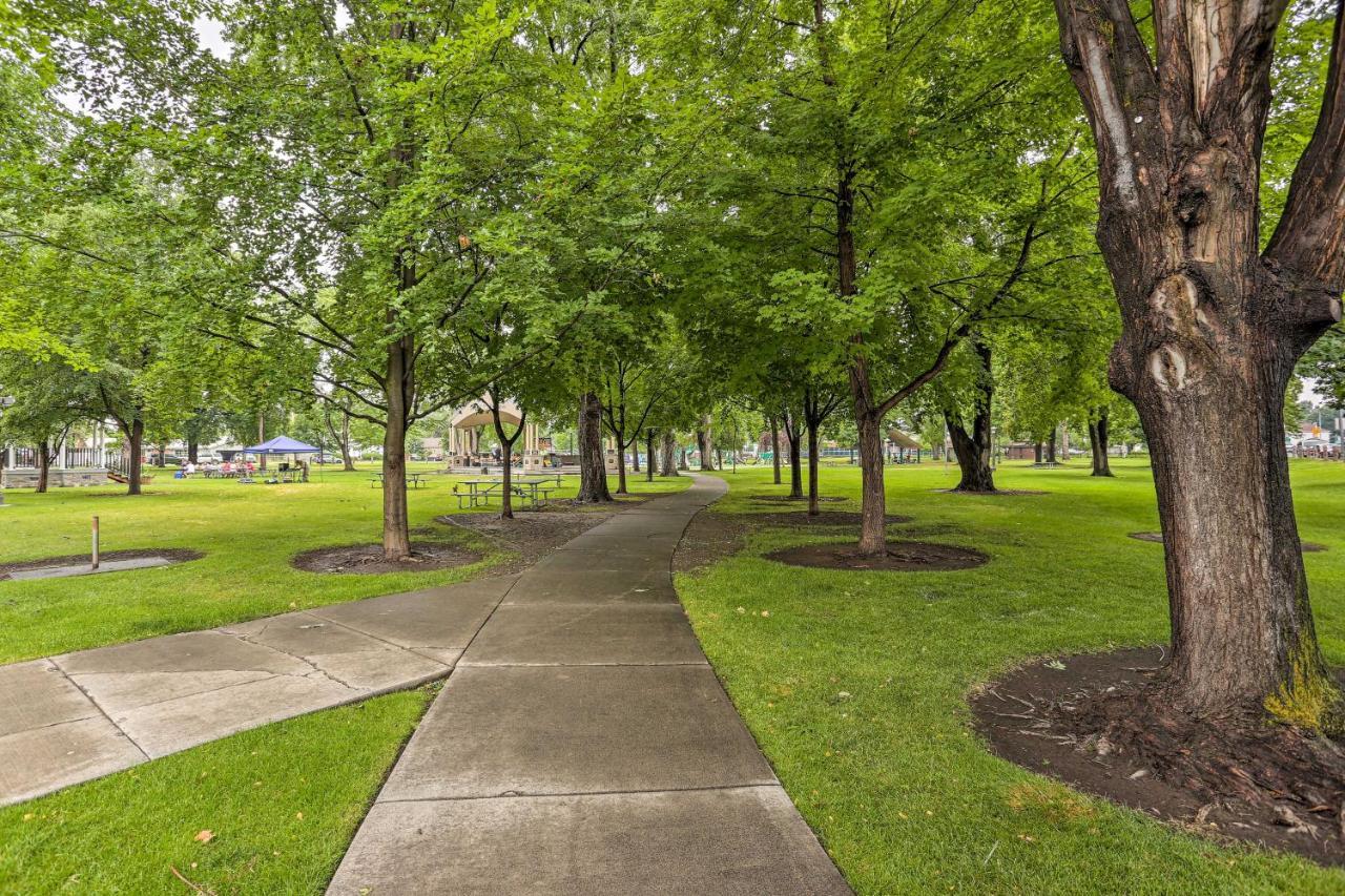 Pet-Friendly Baker City Escape With Private Yard! Exterior photo